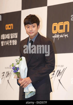 Séoul, Corée du Sud. 20e Août, 2014. L'acteur sud-coréen Chun Jung-myung assiste à une présentation de son nouveau drama coréen, 'Réinitialiser' à Séoul, Corée du Sud. Credit : Lee Jae-Won/AFLO/Alamy Live News Banque D'Images