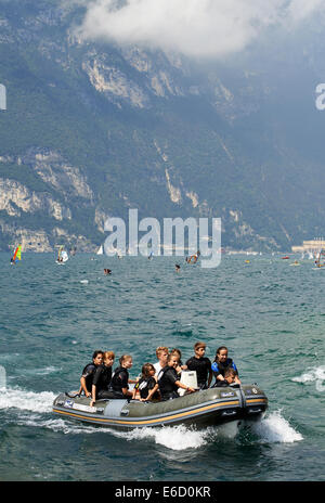 Vue sur Paysage Lago di Garda, Lac de Garde, Lombardie, Trentin, Italie, tourisme, Alpes Banque D'Images