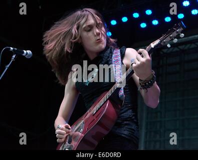 Englewood, Colorado, USA. 20e Août, 2014. TYLER BRYAN fonctionne comme l'acte d'ouverture lors d'un concert à Fiddlers Green Amphitheatre mercredi soir. Credit : Hector Acevedo/ZUMA/Alamy Fil Live News Banque D'Images