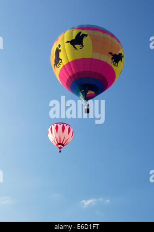 METAMORA, MICHIGAN - 24 août 2013 : lancement du ballon à air chaud à l'Assemblée Metamora Pays Jours et Hot Air Balloon Festival. Banque D'Images