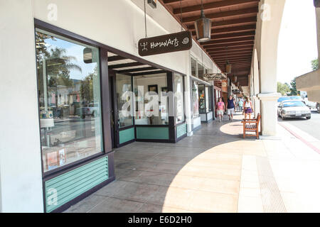 Ojai, Californie, USA l'Arcade sur Ojai Ave. Banque D'Images