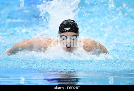 Berlin, Allemagne. 20e Août, 2014. Louis Croenen de Belgique est en compétition dans l'épreuve du 200m papillon lors de la 32e demi-finale du Championnat de natation 2014 européenne LEN au Velodrom à Berlin, Allemagne, 20 août 2014. Foto : Hannibal/dpa/Alamy Live News Banque D'Images