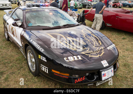 Ancien California Highway Patrol voiture sur show en UK Banque D'Images