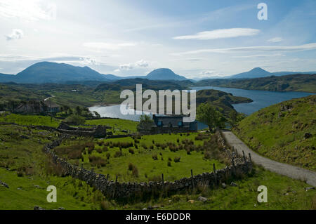 Les pics de Foinaven, Arkle et Ben Stack sur le Loch Inchard, de Badcall, près de Kinlochbervie, Sutherland, Scotland, UK Banque D'Images