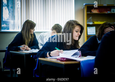 Étudiants en cours à l'école secondaire de Cirencester, Royaume-Uni Banque D'Images