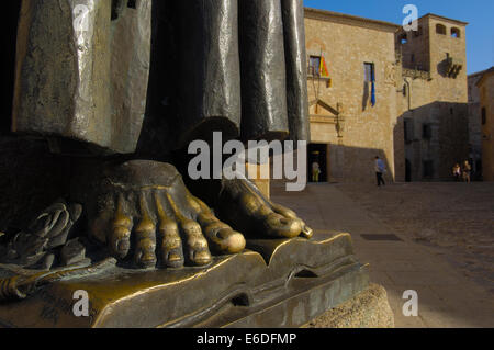 Caceres, San Pedro de Alcantara statue, UNESCO World Heritage site, Estrémadure, Espagne Banque D'Images