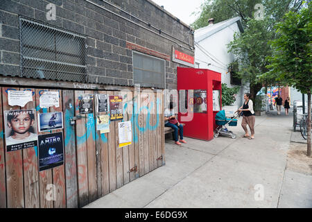 Le restaurant branché de Roberta dans le quartier de Bushwick à Brooklyn New York Banque D'Images