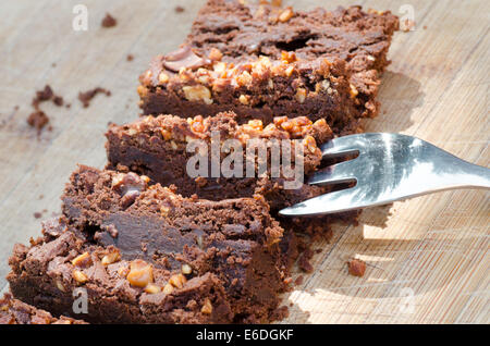 Brownie au chocolat avec des morceaux d'arachides Banque D'Images