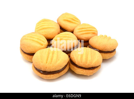 Le yo-yo des biscuits remplis de chocolat, isolé sur fond blanc Banque D'Images