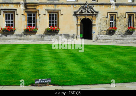 Garder hors de St John's College d'Oxford en Angleterre Banque D'Images