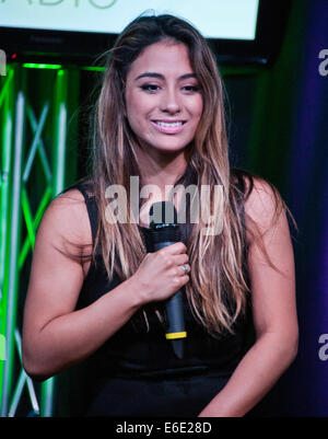 Bala Cynwyd, Pennsylvania, USA. 21 août, 2014. Ally Brook de American Girl Cinquième Groupe Harmonie effectue à Q102's Performance Theatre le 21 août 2014 à Bala Cynwyd, Pennsylvania, United States. Crédit : Paul Froggatt/Alamy Live News Banque D'Images