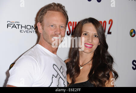 Los Angeles, Californie, USA. 21e Août, 2014. Ian Ziering, Erin Kristine Ludwig assistant à la première de Los Angeles ''harknado 2 : Le Second'' tenue à la Regal Cinemas LA LIve à Los Angeles, Californie le 21 août 2014. 2014 : Crédit D. Long/Globe Photos/ZUMA/Alamy Fil Live News Banque D'Images