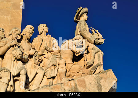 Portugal, Lisbonne : Sculptures du monument de Discoverie Banque D'Images