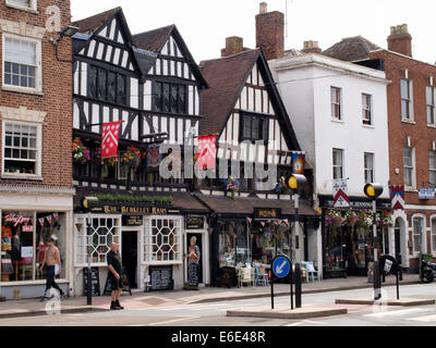 Le bras de Berkeley, une à colombages du 15e siècle II, pub, Gloucester, Gloucestershire, Royaume-Uni Banque D'Images