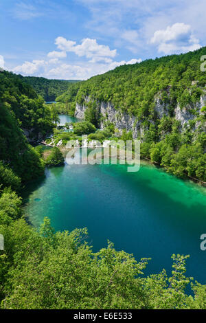 La partie basse des lacs, lac Gavanovac et lac Milanovac, le parc national des Lacs de Plitvice, classé au Patrimoine Mondial de l'UNESCO, la Croatie Banque D'Images