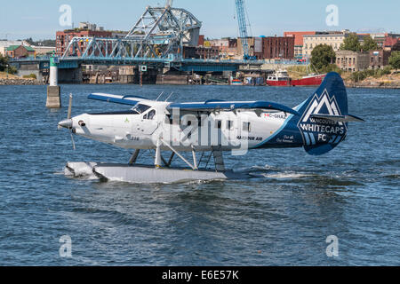 De Havilland Canada DHC3 Turbo Otter hydravion taxiing Banque D'Images