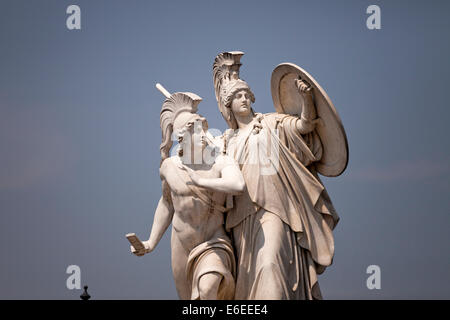 Statues en marbre de l'Schloßbrücke / Palace Bridge à Berlin, Germany, Europe Banque D'Images