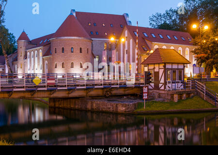 Château et pont tournant à Gizycko Pologne Banque D'Images