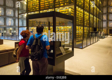 Bible de Gutenberg à la Beinecke Rare Book and Manuscript Library de Yale New Haven Banque D'Images