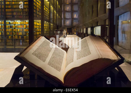 Bible de Gutenberg à la Beinecke Rare Book and Manuscript Library de Yale New Haven Banque D'Images