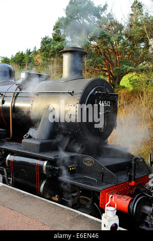 Locomotive à vapeur E 'V' sur l'ingénieur Cooper Strathspey Steam Railway à Nethy Bridge, Ecosse Banque D'Images