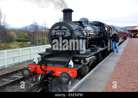 Locomotive à vapeur E 'V' sur l'ingénieur Cooper Strathspey Steam Railway à Nethy Bridge, Ecosse Banque D'Images