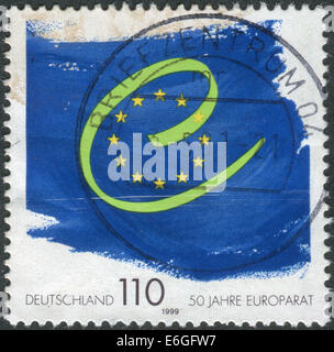 Allemagne - circa 1999 : timbre-poste imprimé en Allemagne, au 50e anniversaire du Conseil de l'Europe, vers 1999 Banque D'Images