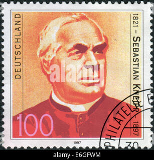 Allemagne - circa 1997 : timbre-poste imprimé en Allemagne, spectacles Fr. Sebastian Kneipp, Hydrothérapeute, vers 1997 Banque D'Images