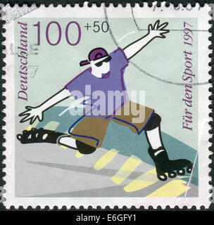 Allemagne - circa 1997 : timbre-poste imprimé en Allemagne, indique le roller, vers 1997 Banque D'Images