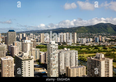 Honolulu Hawaii,Oahu,Hawaiian,Waikiki Beach,Resort,haute élévation,bâtiment,hôtels,condominiums,Makiki,Lower Punchbowl,Tantalus,montagnes,USA,US,un Banque D'Images