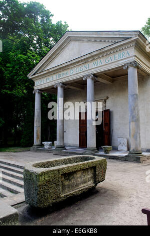 Temple de jardin paysage accès près de Lowicz, Pologne, Europe Banque D'Images