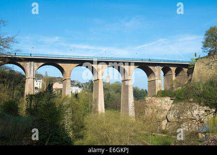 La passerelle (ou Luxembourg Viaduc) à Luxembourg. Banque D'Images