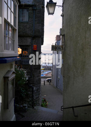 Quay Hill, et Tudor Merchants House, Tenby, Pays de Galles Banque D'Images