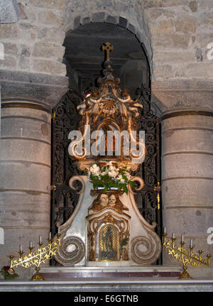 Notre Dame du Port. Église romane. Clermont Ferrand. L'Auvergne. France Banque D'Images