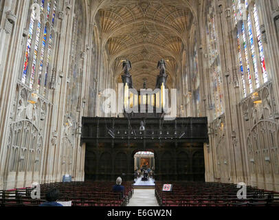 Intérieur de la chapelle du Kings College de Cambridge en Angleterre Banque D'Images