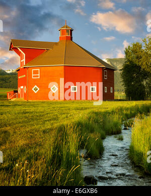 Triple Creek grange et flux. Joseph, Missouri Banque D'Images