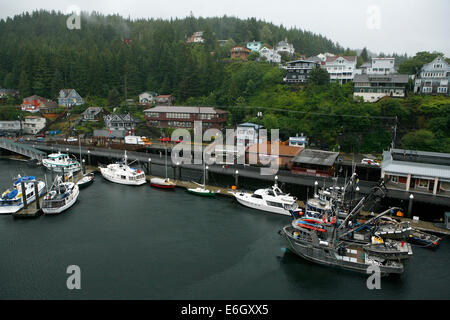 Ketchikan est l'un des arrêts sur la croisière en Alaska pour le Norwegian Pearl. Croisière conduit une grande partie de la loca Banque D'Images