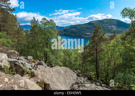 Beaux paysages de la Norvège près de Pulpit Rock (Preikestolen) Banque D'Images