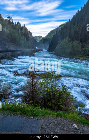 Latefossen (Latefoss) - L'une des plus grandes chutes d'eau de Norvège, Scandinavie, Europe Banque D'Images