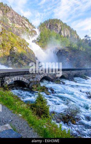 Latefossen (Latefoss) - L'une des plus grandes chutes d'eau de Norvège, Scandinavie, Europe Banque D'Images