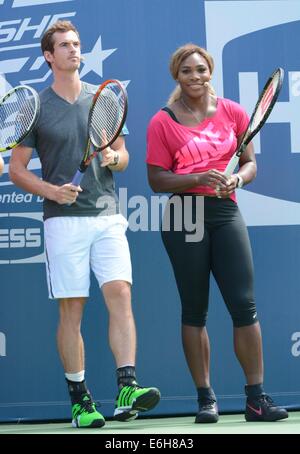 Andy Murray, Serena Williams présents pour la 19e édition Arthur Ashe Kids' Day présente par Hess, l'USTA Billie Jean King National Tennis Center, le rinçage, NY Le 23 août 2014. Photo par : Derek Storm/Everett Collection Banque D'Images