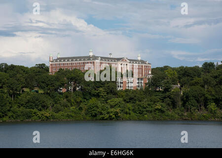 New York, Hyde park. Vue sur la rivière Hudson de l'Institut culinaire de l'Amérique. L'ICA est le premier collège culinaire. Banque D'Images