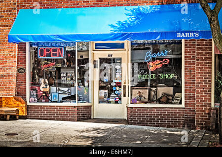 Barr's fiddle Shop, 105 South Main Street, Galax, Virginie Banque D'Images