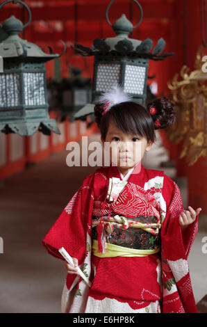 Japonaise en costume traditionnel à san Shichi-go-festival (trois-cinq-sept) à Kyoto, au Japon. Banque D'Images