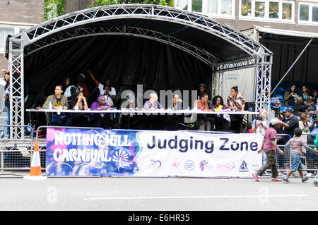 Londres, Royaume-Uni. 24 août 2014. Les juges pour les artistes attendent de se produire devant eux. Banque D'Images