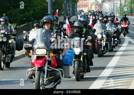 15/5000 motocyclistes sur la 14e International Motorcycle Rally de Katyn. Varsovie, Pologne. Banque D'Images