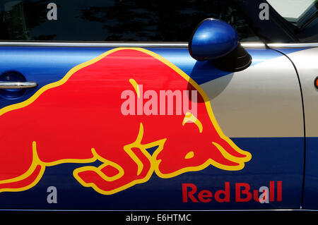 Un Mini Red Bull Banque D'Images