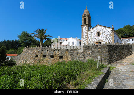 Église de San Andrés de Teixido en Galice, Espagne, dans la région de Rias Altas. Cette église est un célèbre lieu de pélerinage sur les mos Banque D'Images