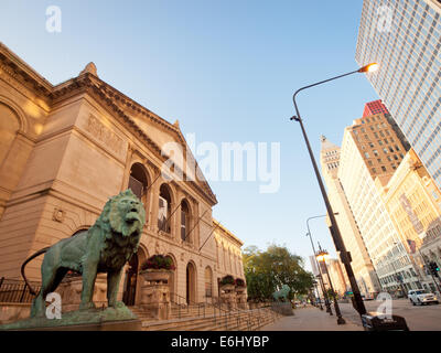 Une vue de l'extérieur de l'Art Institute de Chicago et South Michigan Avenue à Chicago, Illinois. Banque D'Images