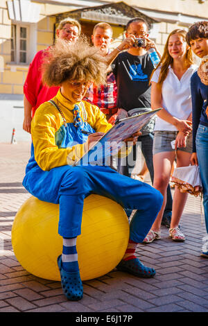 Caricatures de dessin dans la rue Arbat de Moscou Banque D'Images